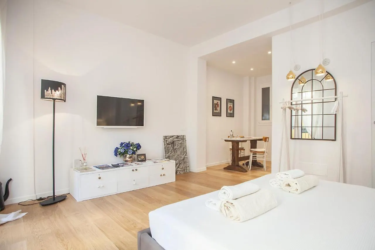Lovethestylish Oldbridge - Lovetheapartments Florence 0*,