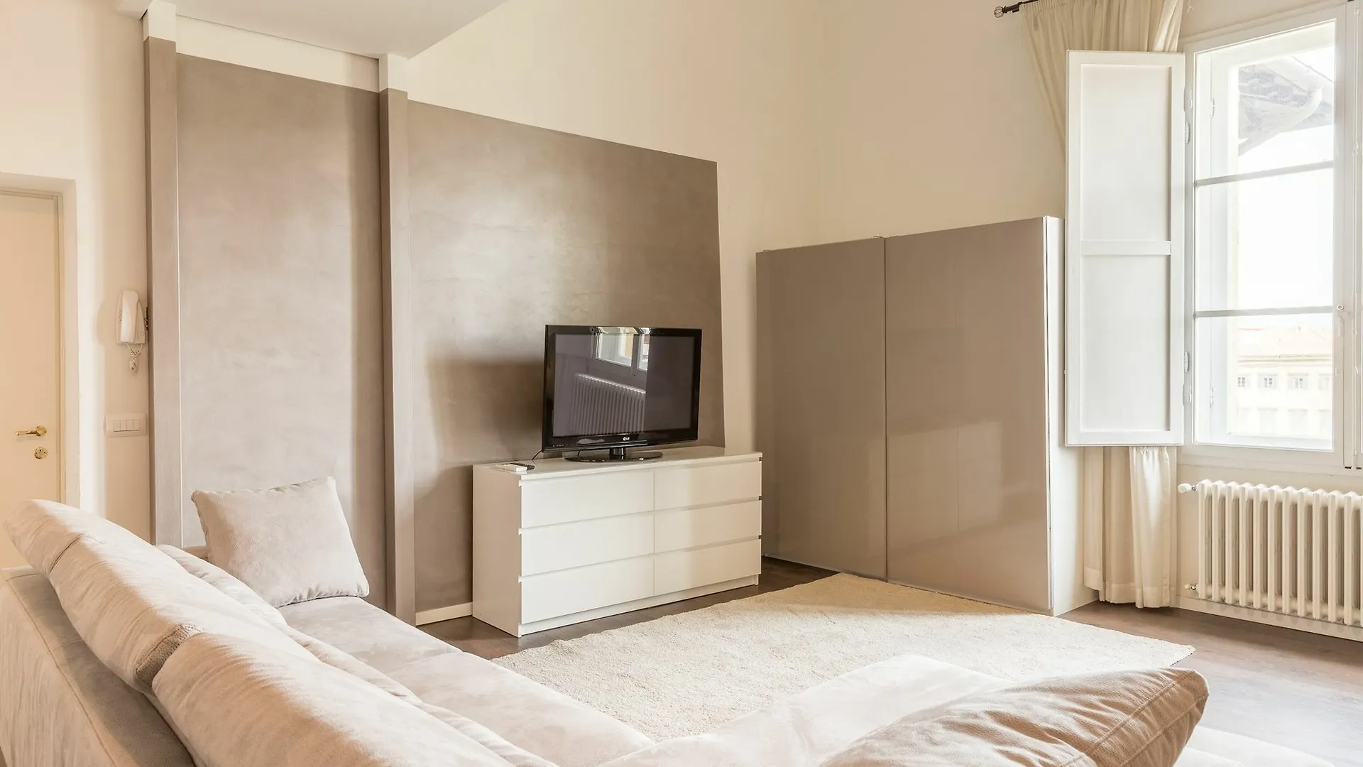 Lovethestylish Oldbridge - Lovetheapartments Florence Apartment